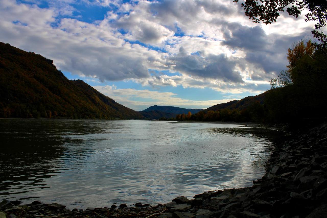 Haus-Donau In Der Wachau Lägenhet Aggsbach Exteriör bild